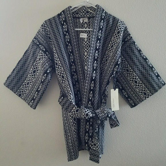 Forever 21 Sweaters - Forever 21 Belt In Kimono S